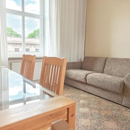 Heart, Sunlit, Free Parking And Bag Storage