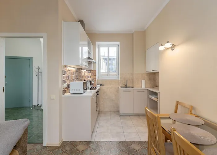 Heart, Sunlit, Free Parking And Bag Storage Dzīvoklis